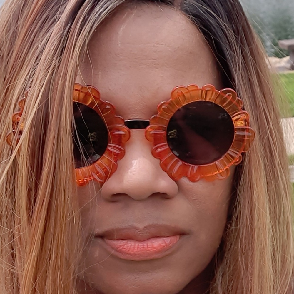 Meet your Posher, Yolonda